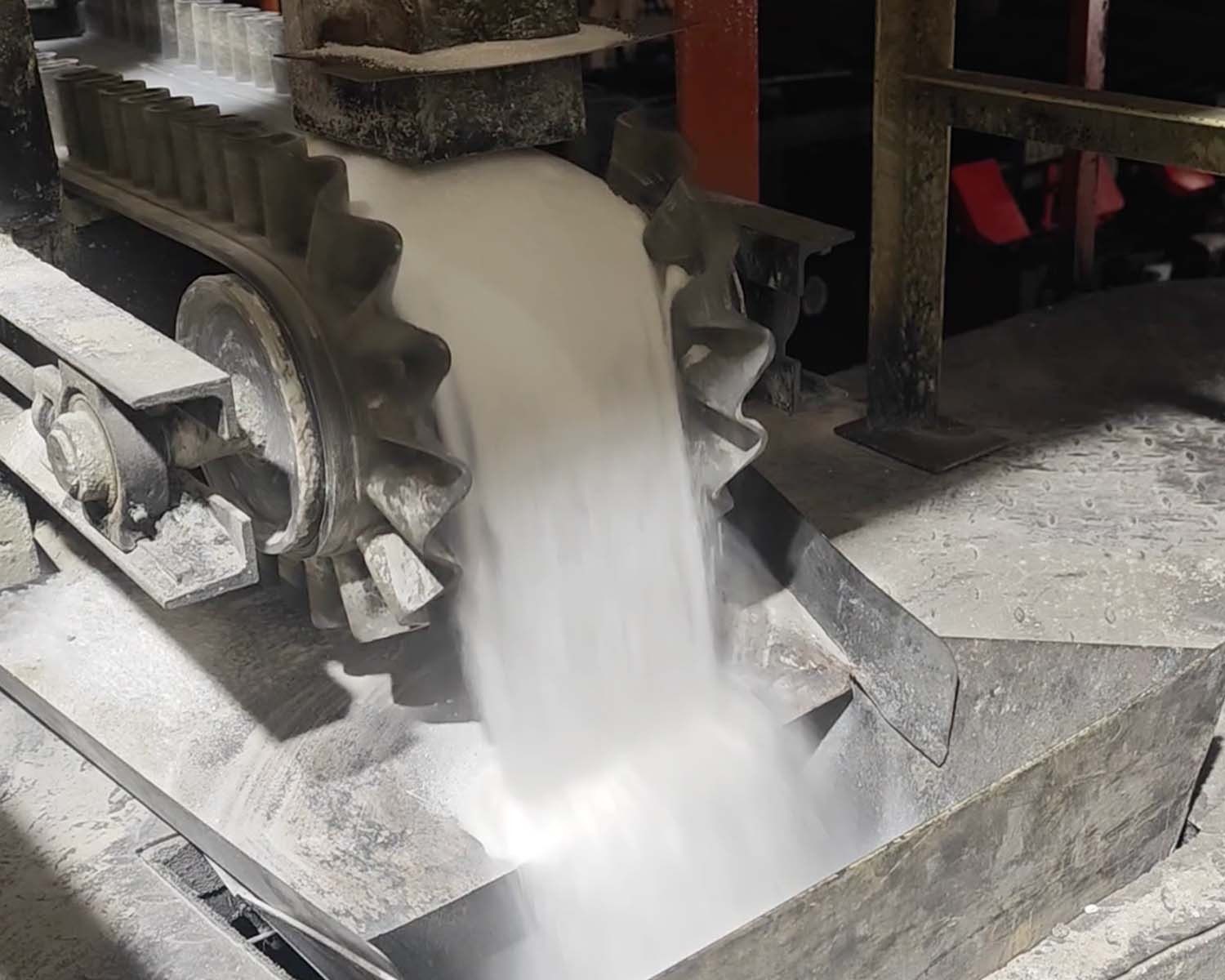 HGM Grinding Mill Grinds Zinc Stearate to 500 Mesh